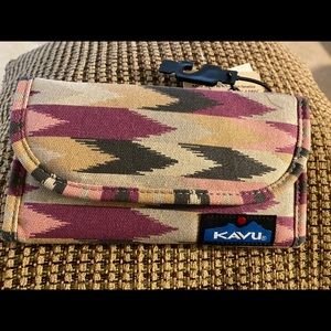 KAVU Berry Pallet Wallet NWT